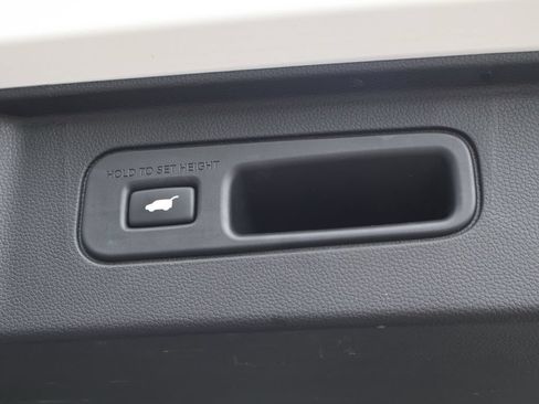 Used 2025 Honda Pilot EX-L image 53