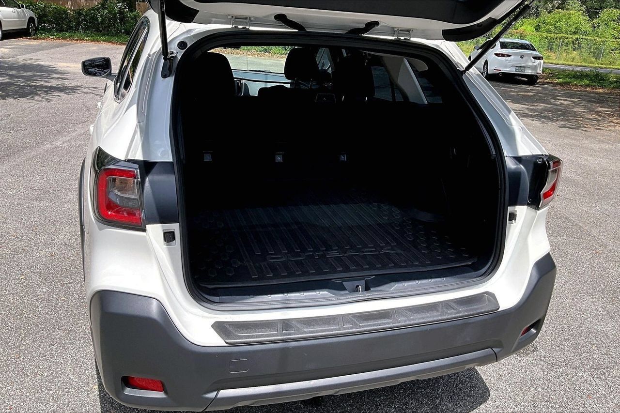 Used 2025 Subaru Outback AWD/4WD image 37