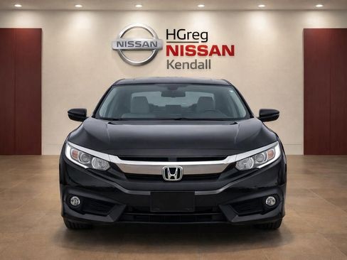 Used 2017 Honda Civic EX-T image 5