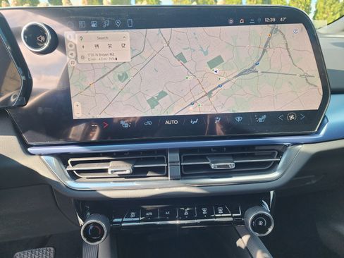 New 2026 Chevrolet Equinox EV LT image 31