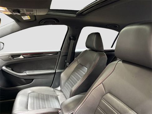 Used 2017 Volkswagen Jetta GLI image 24