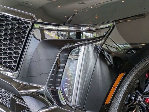 Certified 2026 Cadillac Escalade V w/ LPO, ONYX Package AWD/4WD image 8