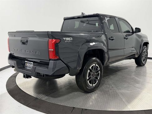 Used 2025 Toyota Tacoma TRD Sport image 7