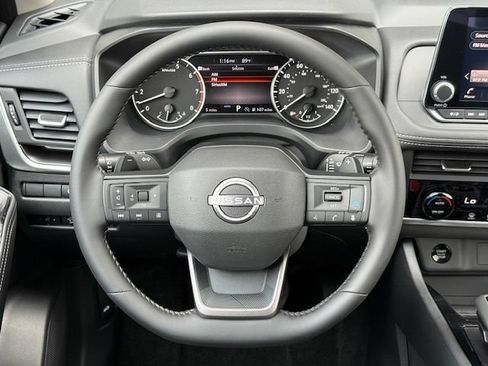 Used 2026 Nissan Rogue SV AWD/4WD image 24