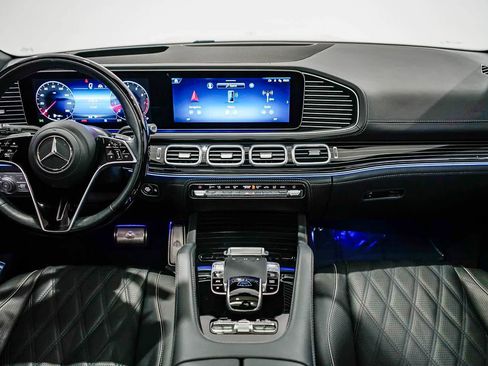 Used 2024 Mercedes-Benz Maybach GLS 600 4MATIC image 12