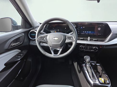 New 2026 Chevrolet Trax LT w/ LT Convenience Package FWD image 11