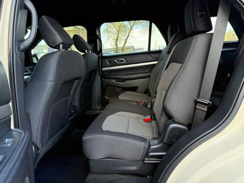 Used 2018 Ford Explorer XLT w/ Equipment Group 201A FWD image 43