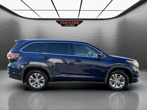 Used 2015 Toyota Highlander XLE AWD/4WD image 6