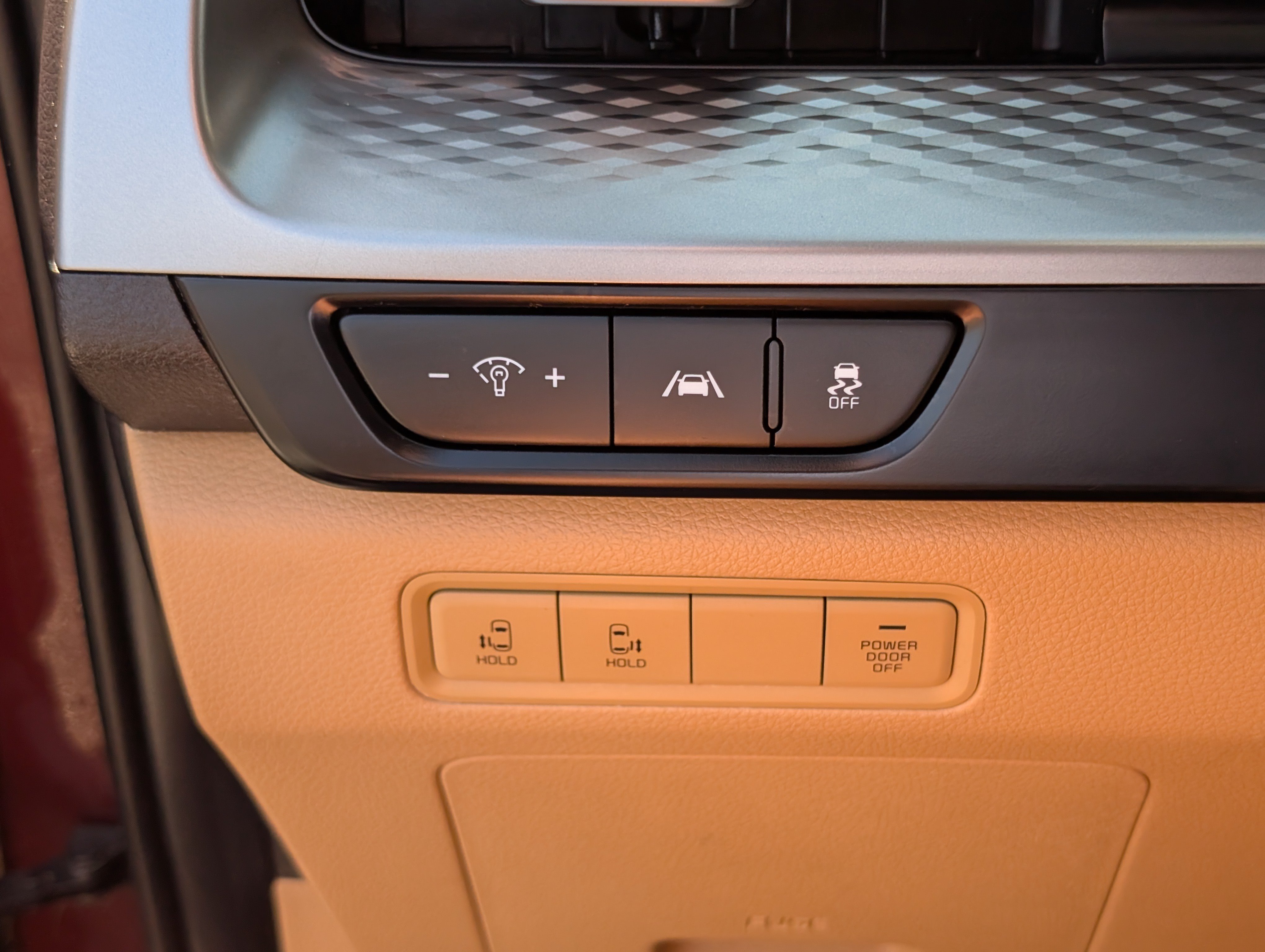 Used 2022 Kia Carnival LX FWD image 21