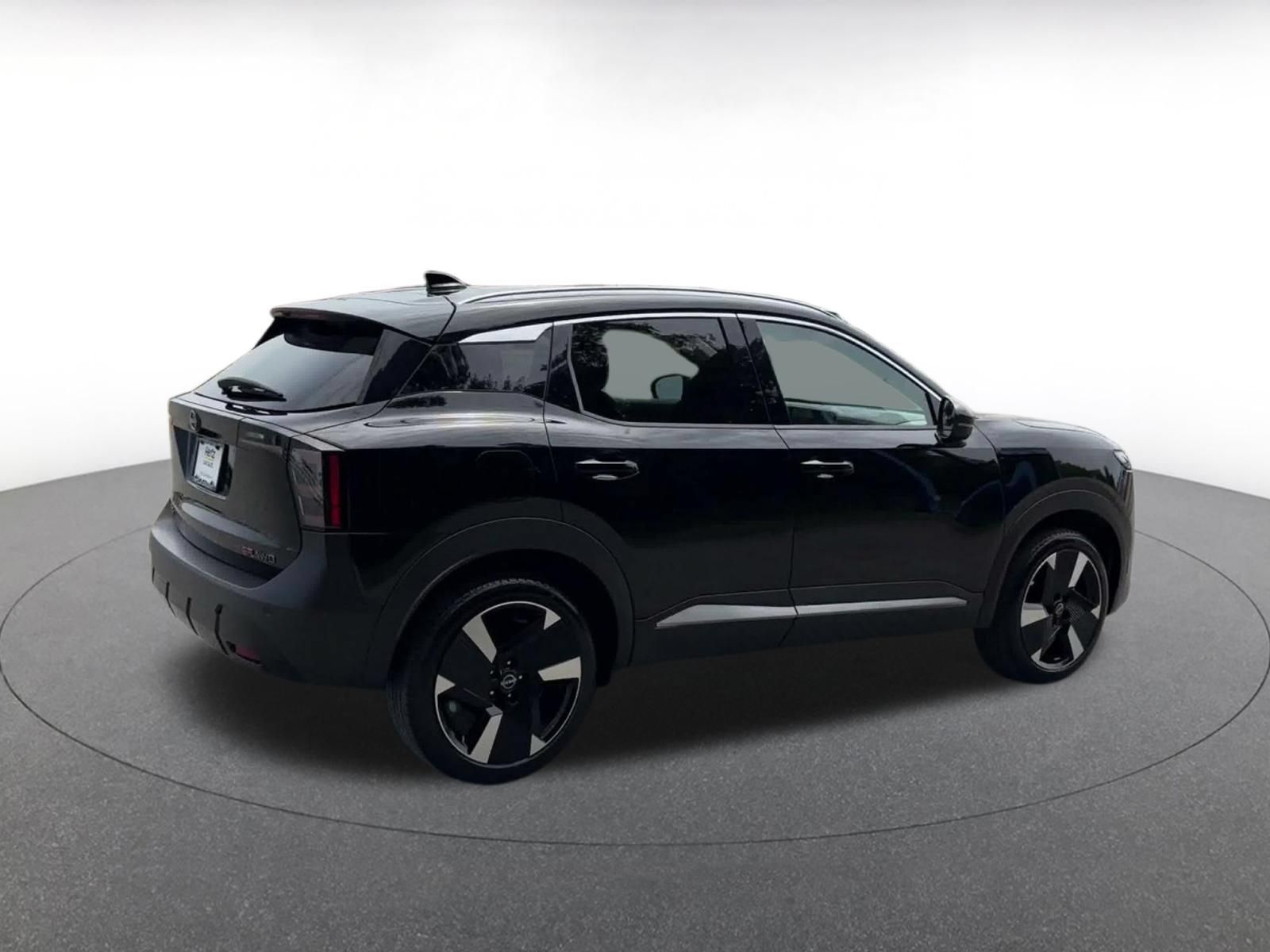 Used 2026 Nissan Kicks SR AWD/4WD image 13