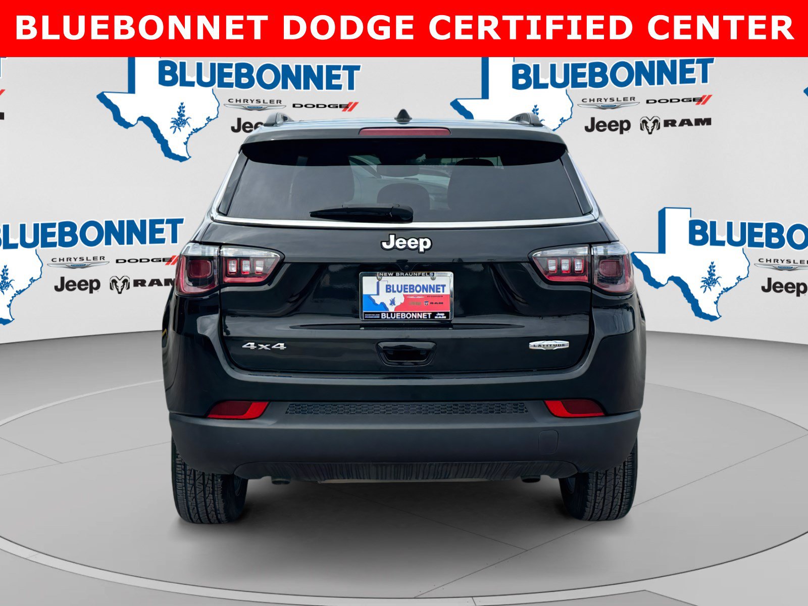 Used 2025 Jeep Compass Latitude w/ Sun & Sound Group AWD/4WD image 6