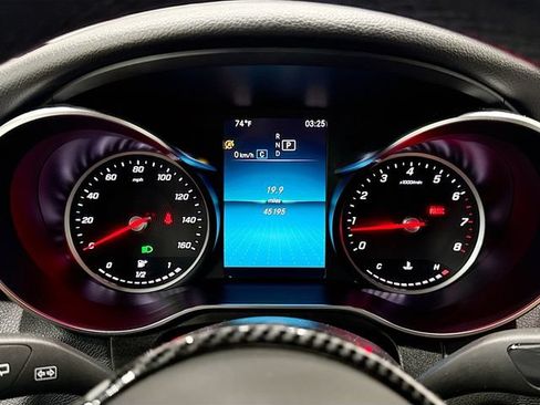 Used 2021 Mercedes-Benz GLC 300 image 26