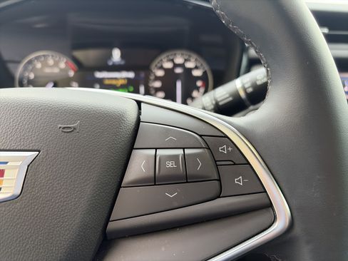 Used 2025 Cadillac XT5 Luxury AWD/4WD image 30