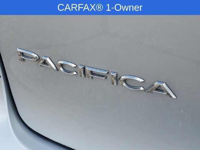 Used 2023 Chrysler Pacifica Touring-L FWD image 33