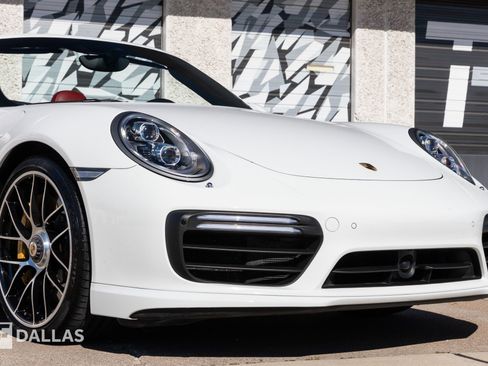 Used 2017 Porsche 911 Turbo S image 2