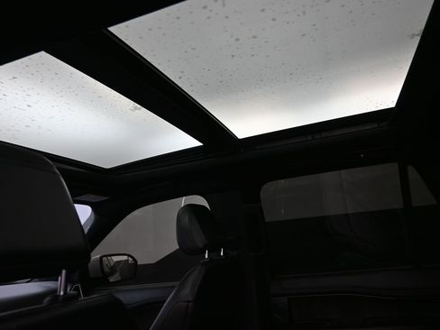 Used 2021 Ford Expedition Max Limited image 2