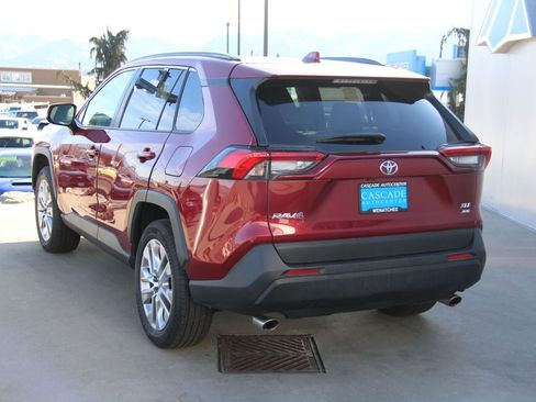 Used 2025 Toyota RAV4 XLE Premium w/ Weather Package image 7