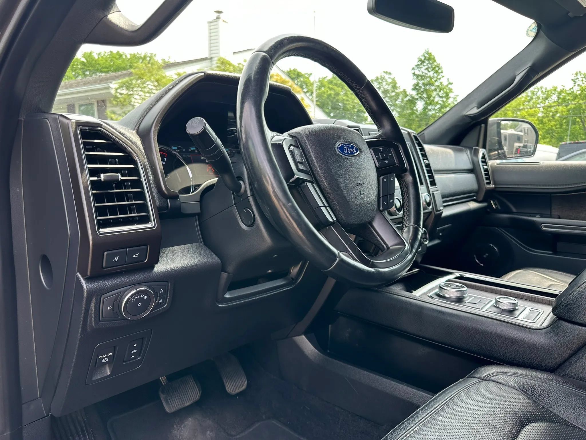 Used 2018 Ford Expedition Max Limited AWD/4WD image 10
