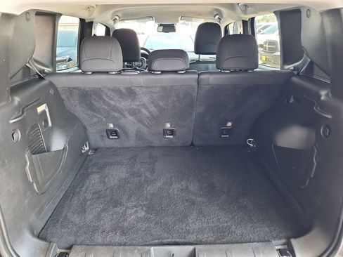 Used 2023 Jeep Renegade Trailhawk AWD/4WD image 41