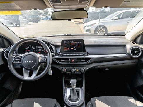 Used 2022 Kia Forte LXS image 9