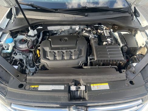Used 2022 Volkswagen Tiguan SE image 11