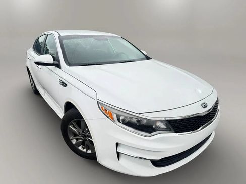 Used 2018 Kia Optima LX FWD image 2