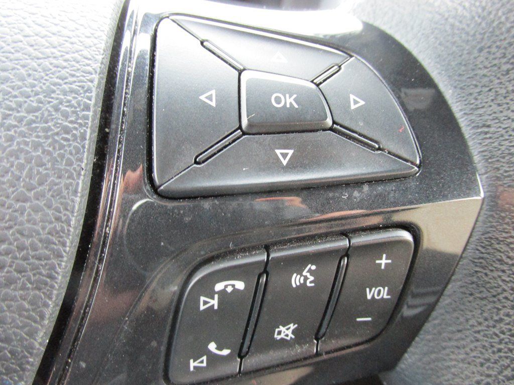 Used 2017 Ford Explorer XLT w/ Equipment Group 201A FWD image 16