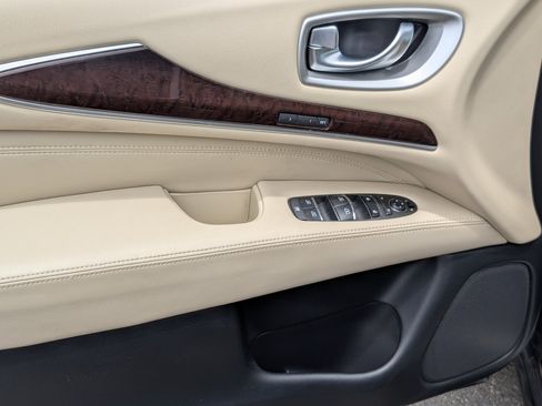 Used 2019 INFINITI QX60 Luxe w/ Sensory Package FWD image 16
