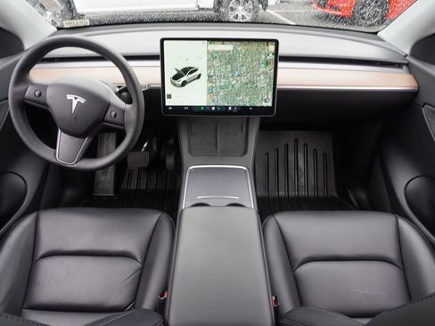 Used 2021 Tesla Model Y Long Range image 13