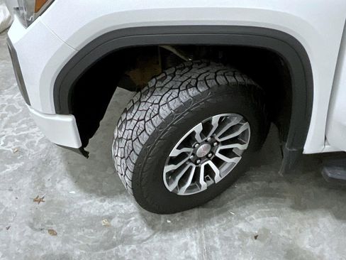 Used 2020 GMC Sierra 1500 AT4 w/ AT4 Premium Package image 24