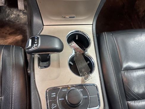 Used 2015 Jeep Grand Cherokee Limited image 25