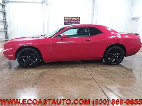 Used 2012 Dodge Challenger R/T image 5