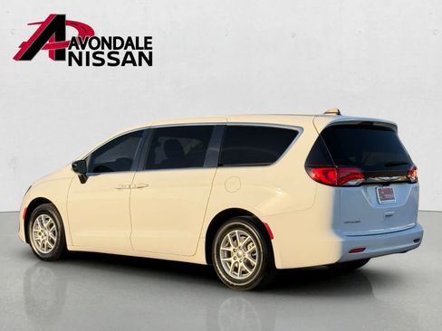 Used 2024 Chrysler Voyager LX FWD image 4