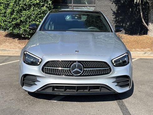 Used 2022 Mercedes-Benz E 350 Sedan image 3