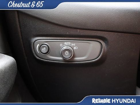 Used 2018 Chevrolet Equinox LT w/ Sun & Infotainment Package FWD image 33