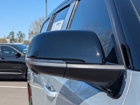 New 2026 Jeep Grand Wagoneer Summit AWD/4WD image 13