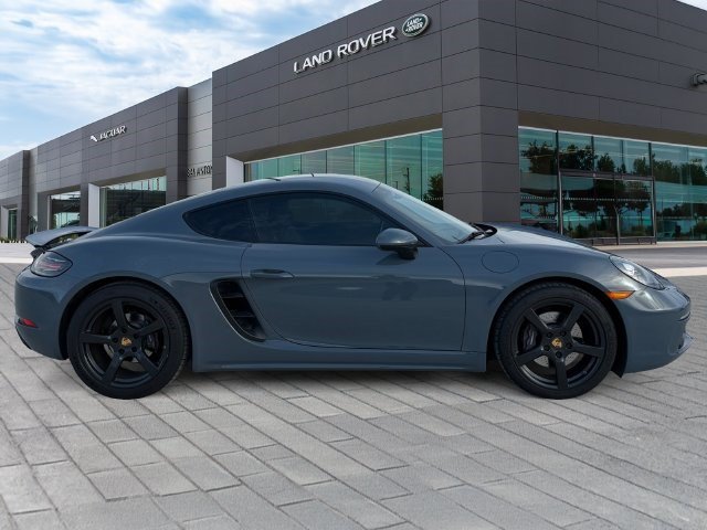 Used 2017 Porsche 718 Cayman RWD image 6