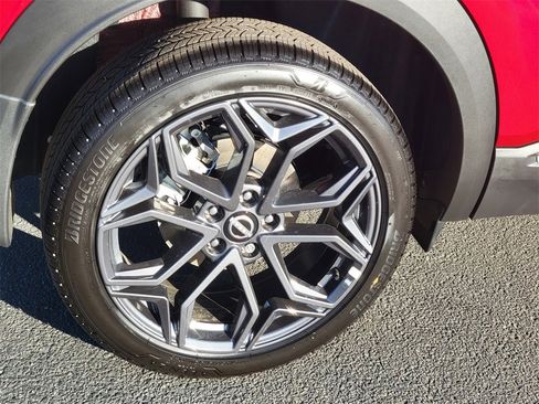 New 2026 Nissan Kicks SR image 3