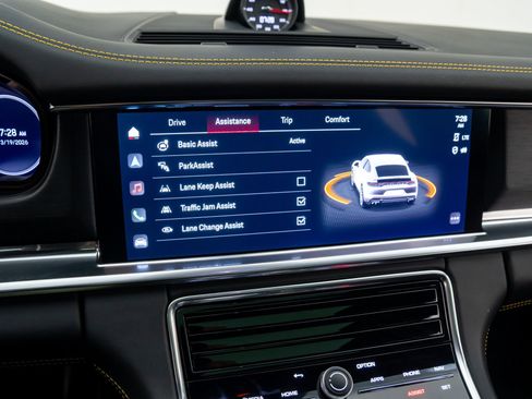 Used 2022 Porsche Panamera Turbo S image 33