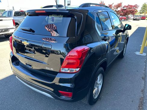 Used 2021 Chevrolet Trax LT w/ Premium Seat Package AWD/4WD image 5