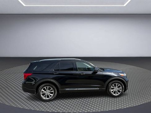Used 2021 Ford Explorer Limited w/ Equipment Group 301A AWD/4WD image 8