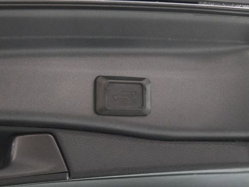 Used 2021 Toyota RAV4 XLE w/ Convenience Package image 35