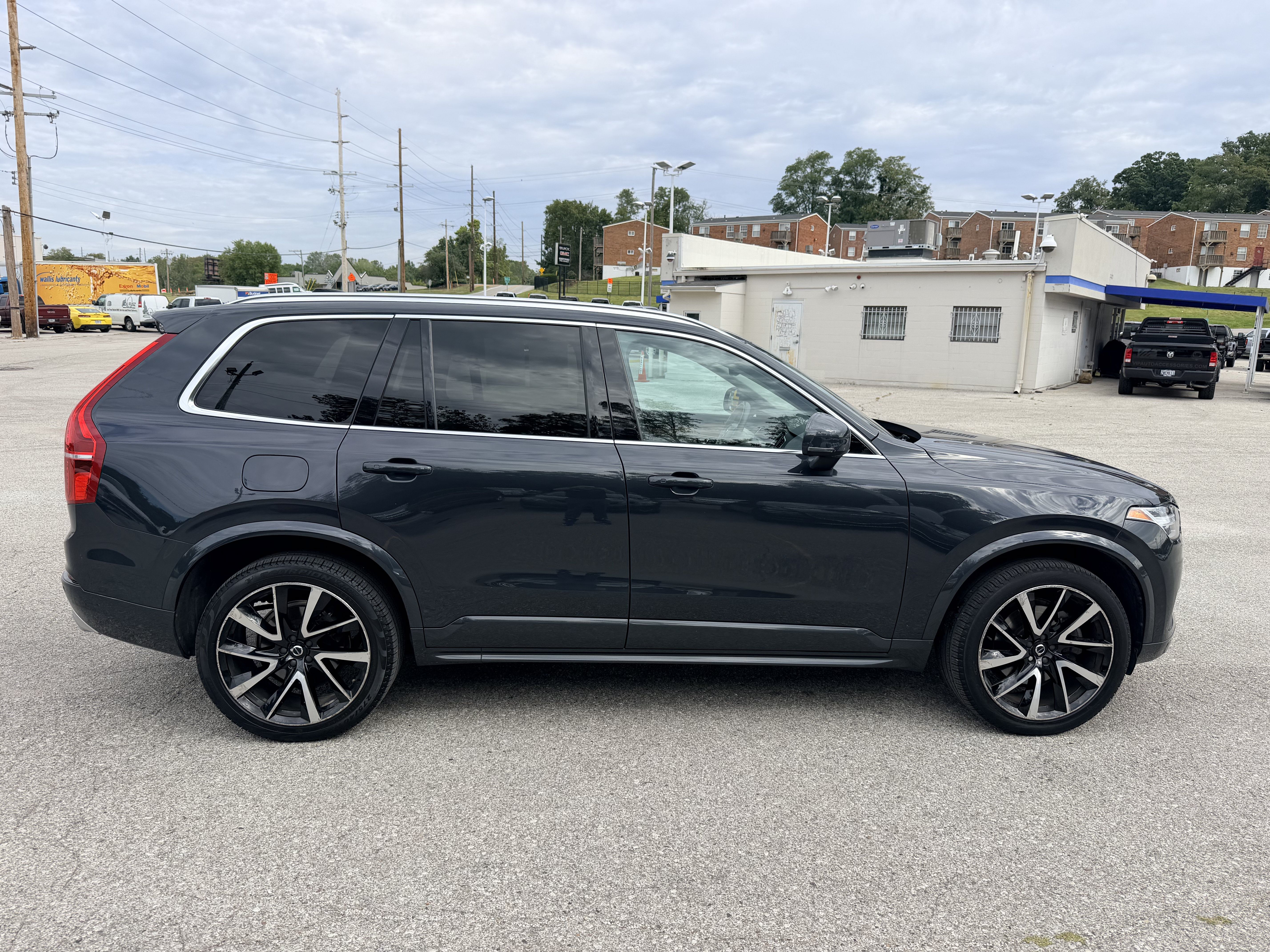 Used 2021 Volvo XC90 T6 Momentum w/ Advanced Package AWD/4WD image 7