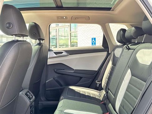 New 2025 Volkswagen Taos SEL AWD/4WD image 18
