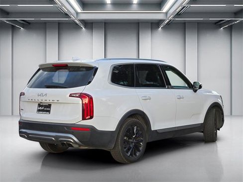 Used 2022 Kia Telluride SX w/ SX Prestige Package image 4