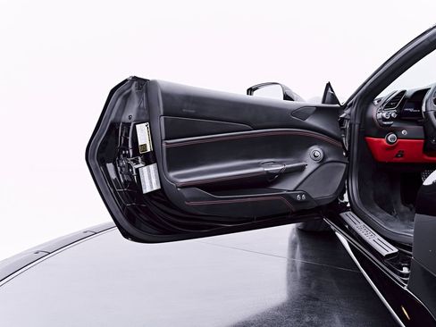 Used 2018 Ferrari 488 Spider RWD image 51