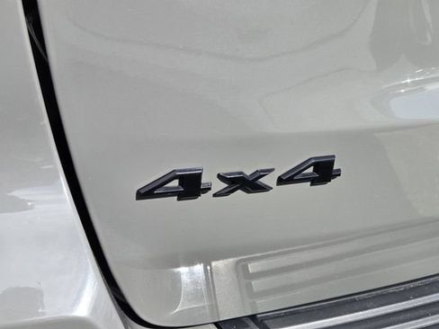 Used 2020 Jeep Grand Cherokee Altitude AWD/4WD image 5