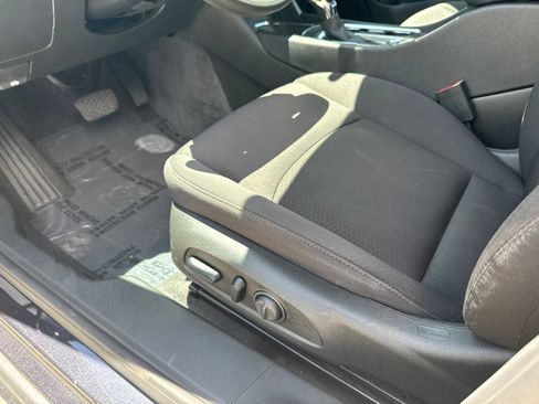 Used 2023 Chevrolet Malibu LT FWD image 21