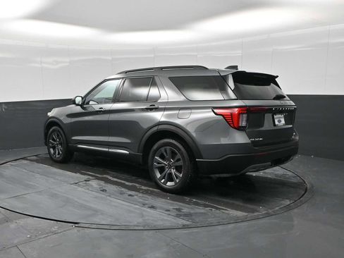 Used 2025 Ford Explorer Active w/ Active Comfort Package image 6