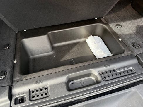 Used 2021 Jeep Wrangler Sport S image 17